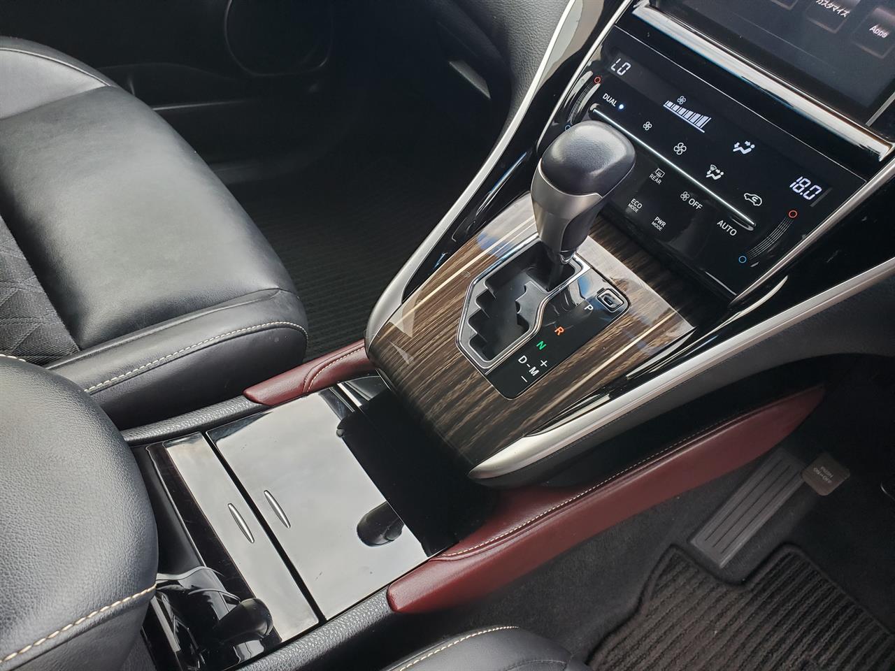 2014 Toyota Harrier thumbnail