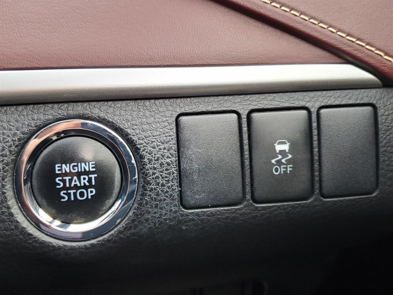 2014 Toyota Harrier thumbnail
