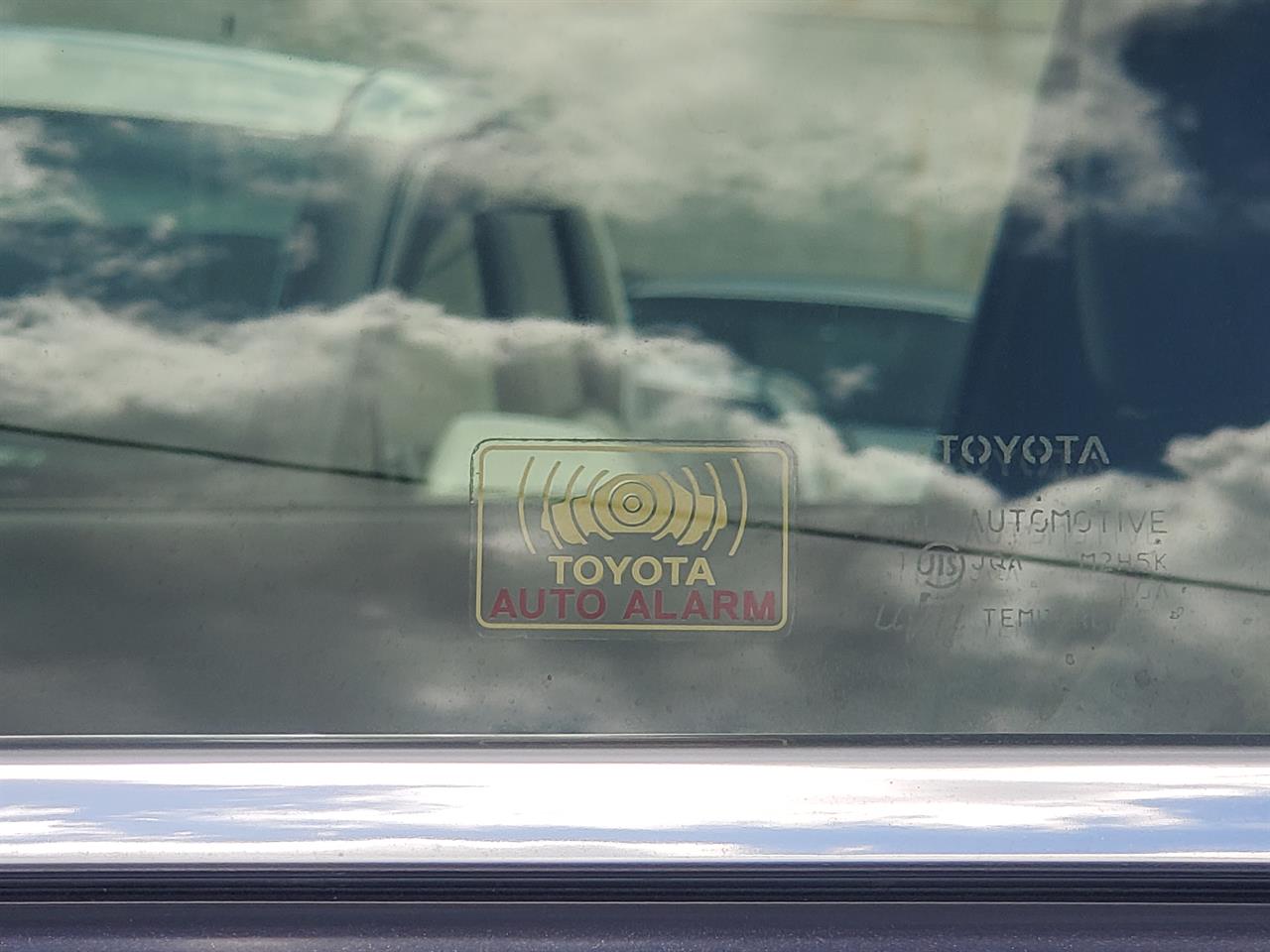2014 Toyota Harrier thumbnail