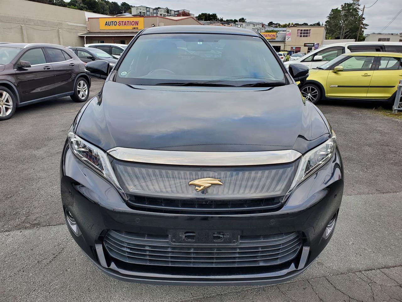 2014 Toyota Harrier thumbnail