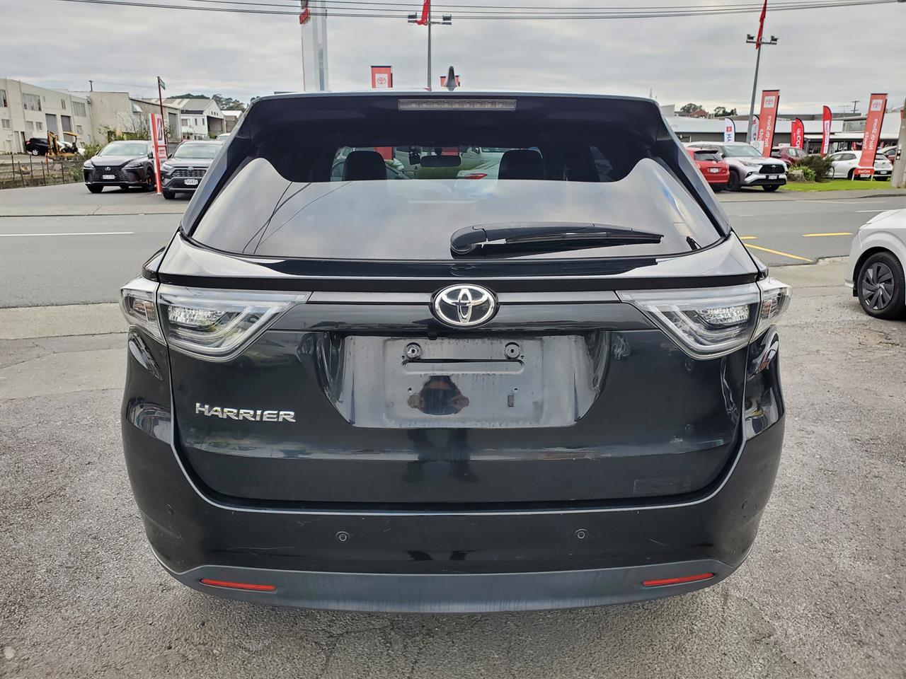 2014 Toyota Harrier thumbnail
