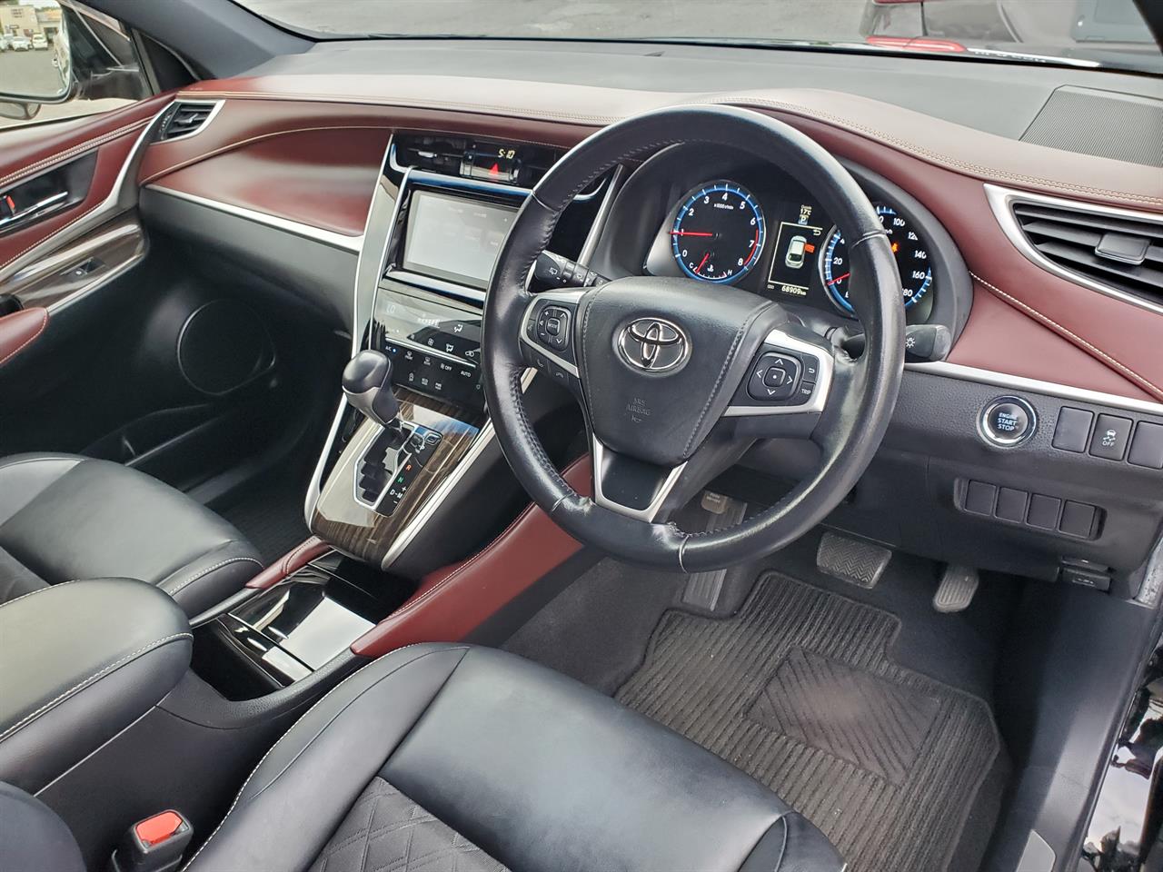 2014 Toyota Harrier thumbnail