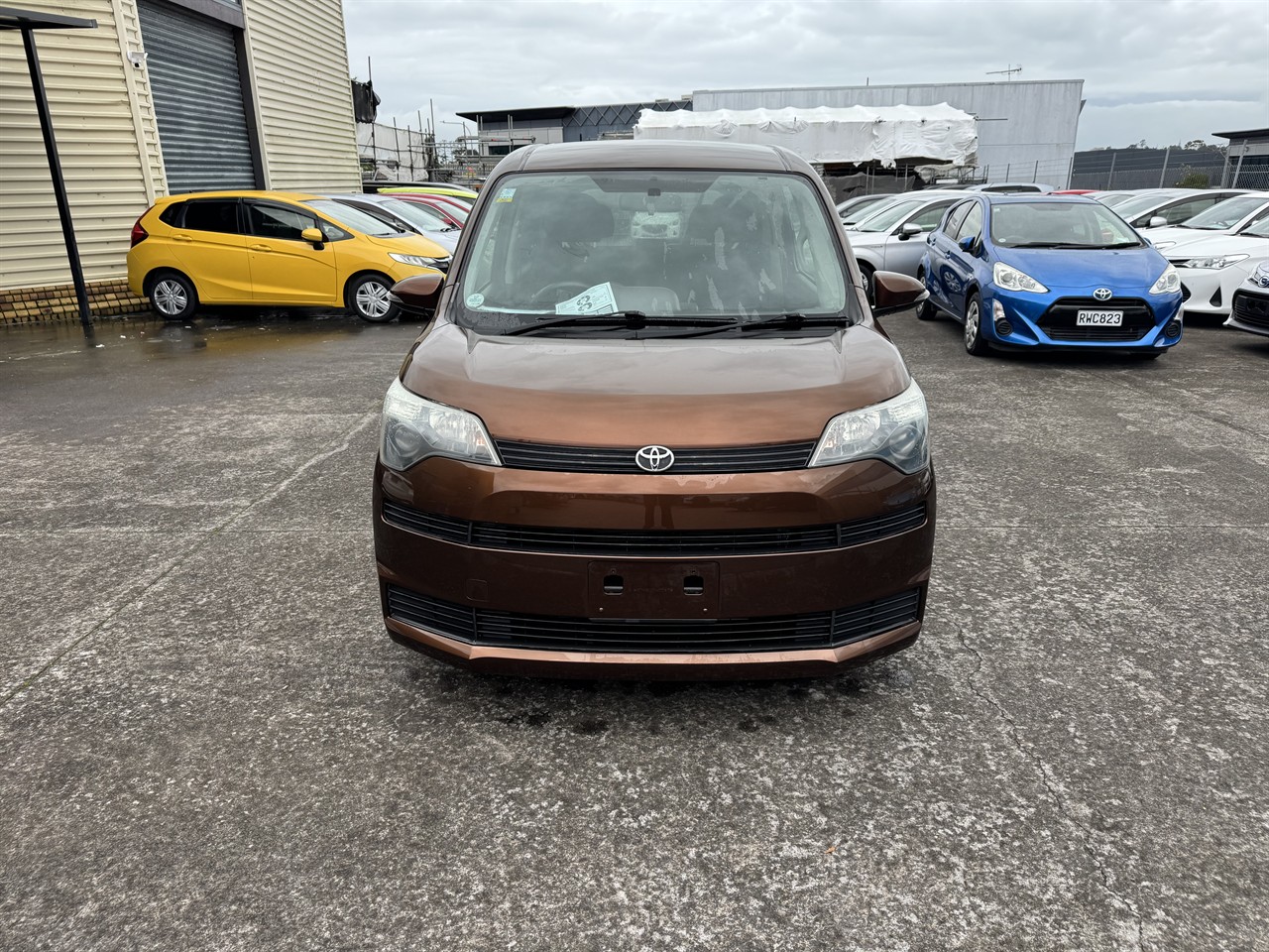 2013 Toyota SPADE thumbnail