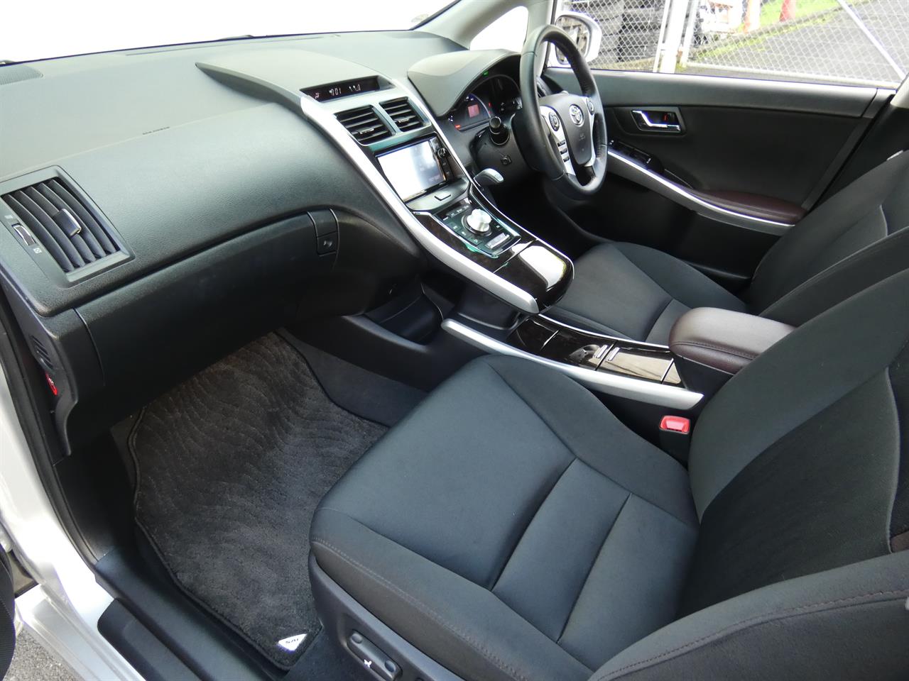 2015 Toyota Sai thumbnail