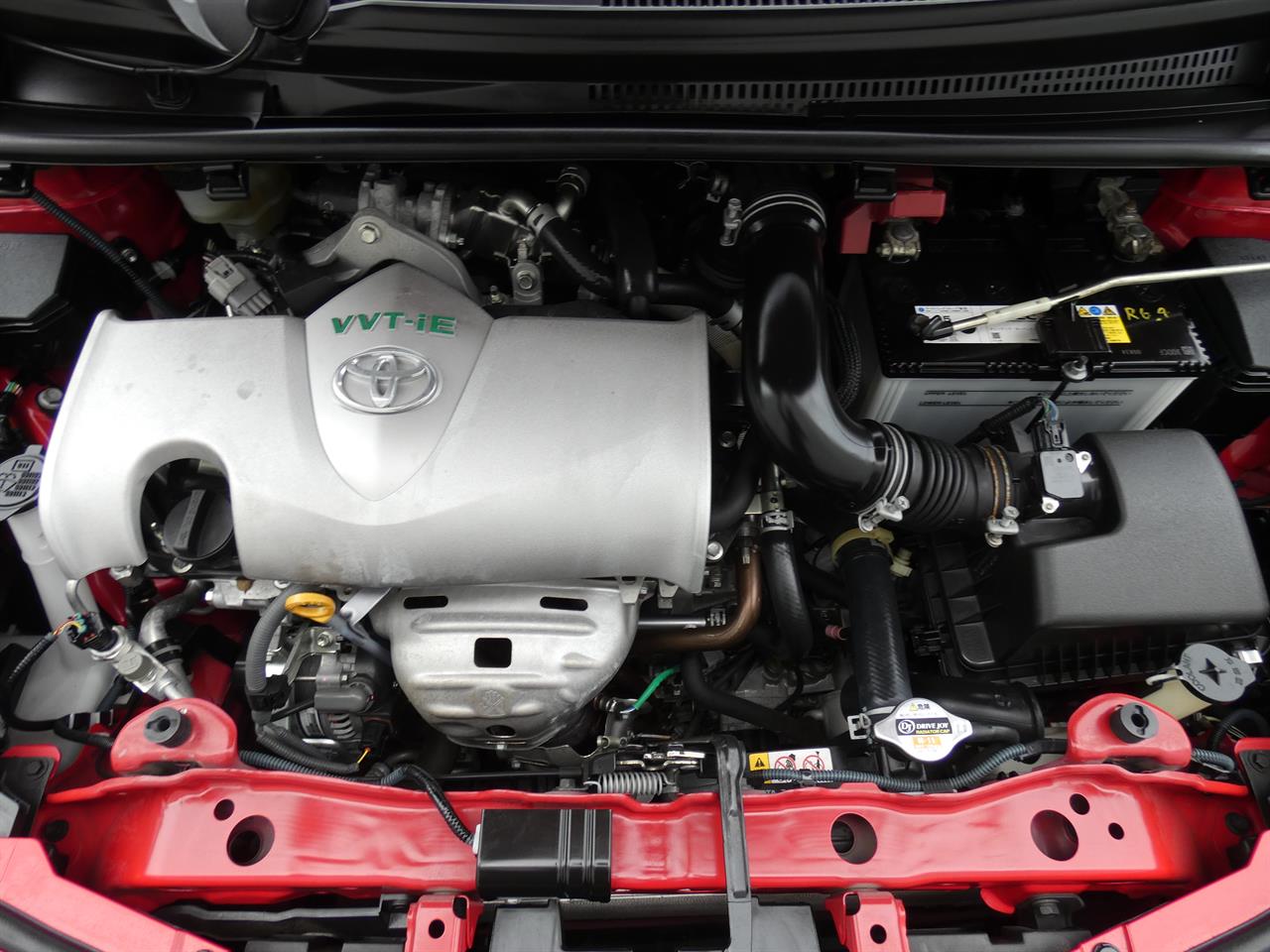 2017 Toyota VITZ thumbnail