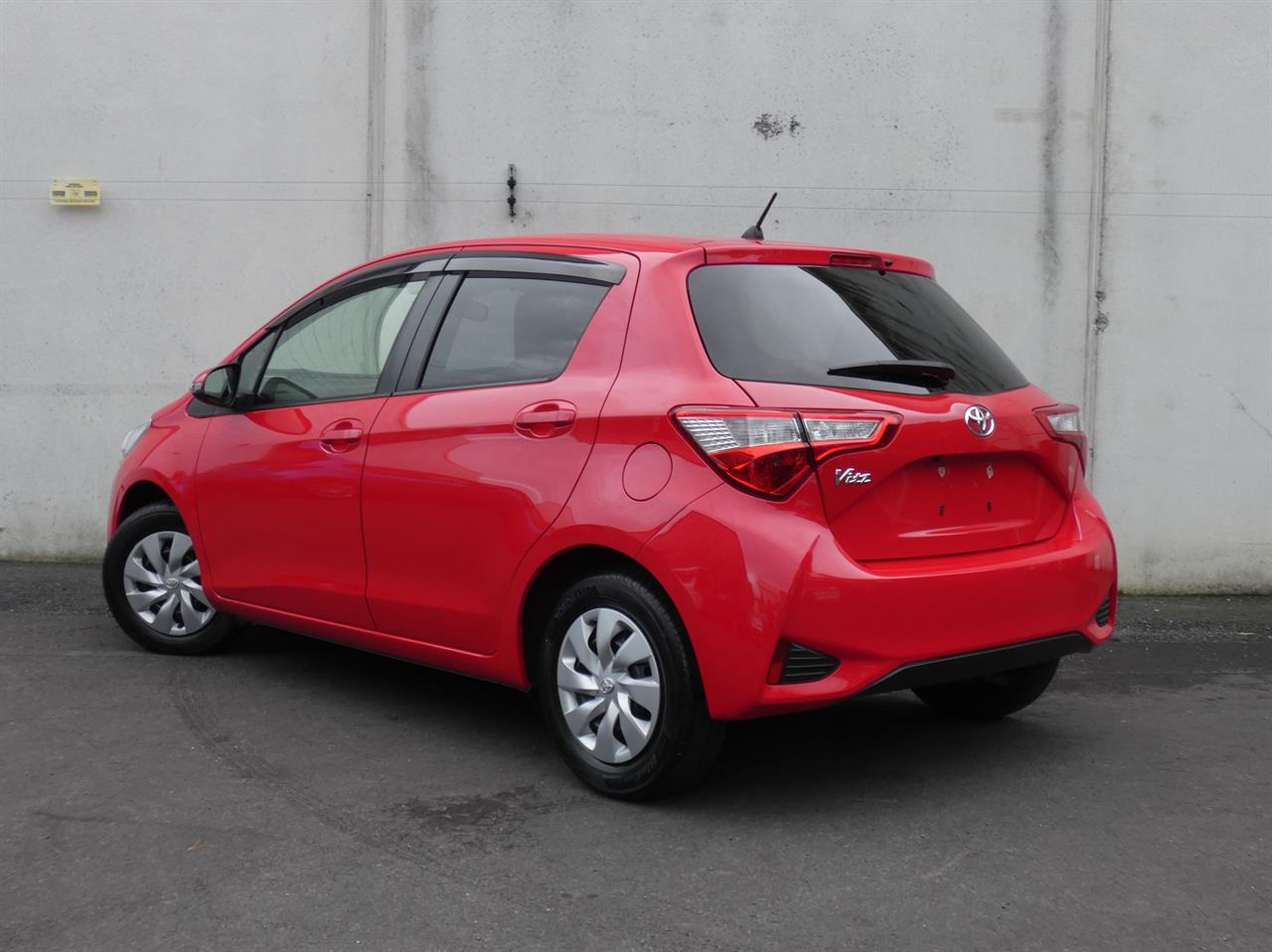 2017 Toyota VITZ thumbnail