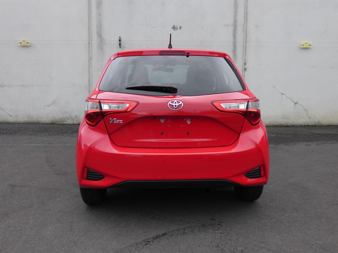 2017 Toyota VITZ thumbnail