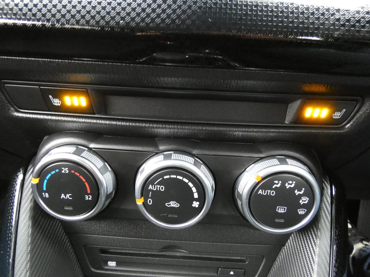 2017 Mazda DEMIO thumbnail