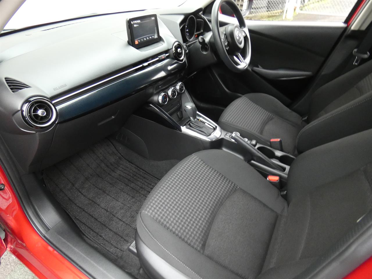 2017 Mazda DEMIO thumbnail