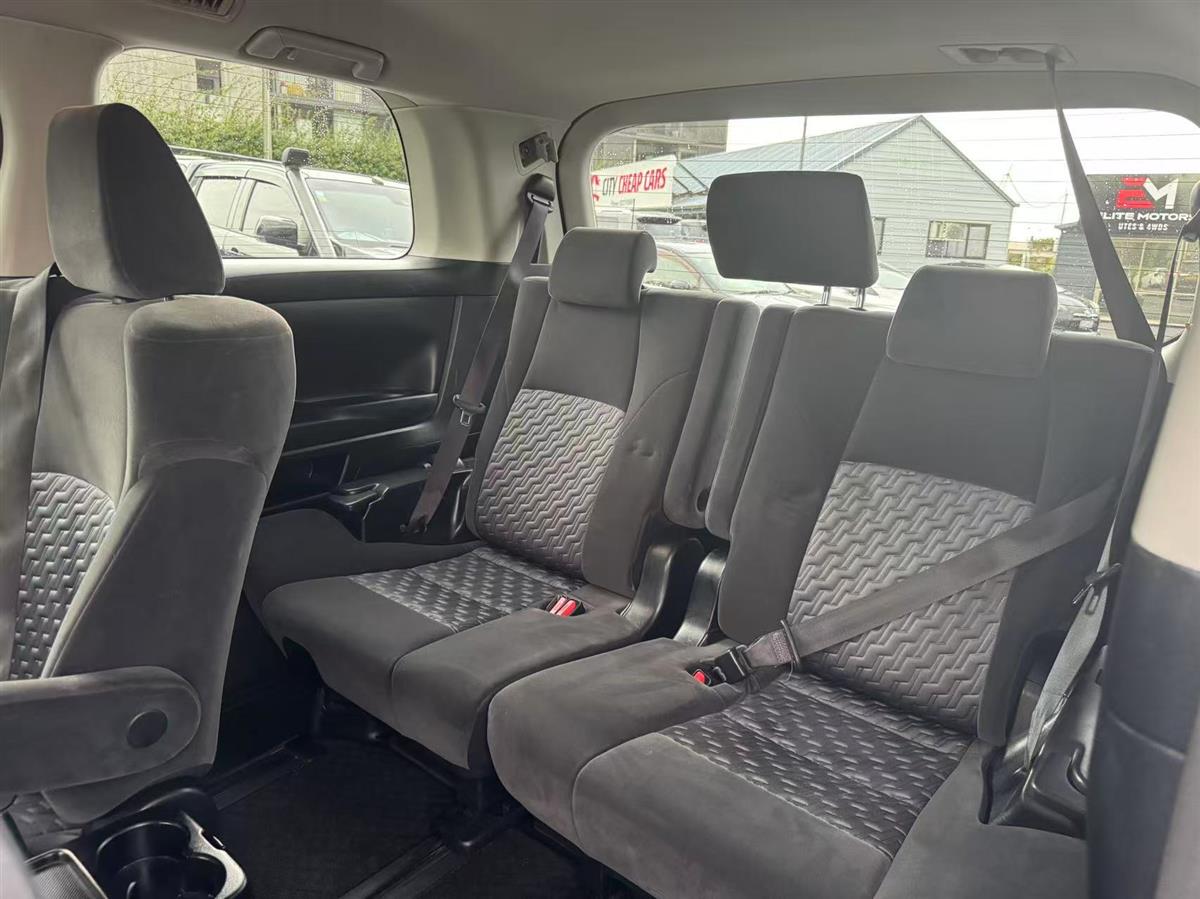 2017 Toyota Vellfire thumbnail