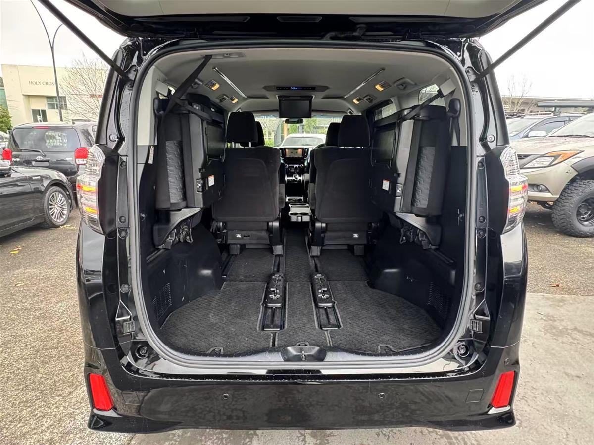 2017 Toyota Vellfire thumbnail