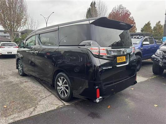2017 Toyota Vellfire thumbnail