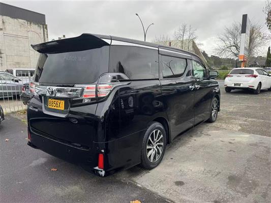 2017 Toyota Vellfire thumbnail