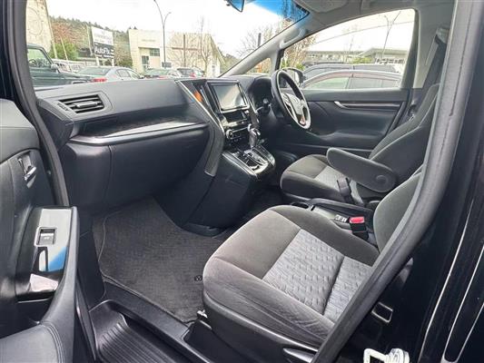 2017 Toyota Vellfire thumbnail