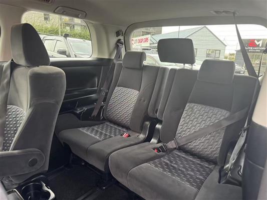 2017 Toyota Vellfire thumbnail