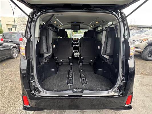 2017 Toyota Vellfire thumbnail