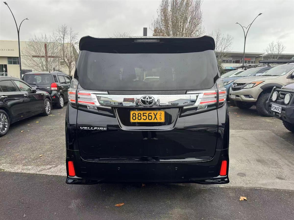 2017 Toyota Vellfire thumbnail