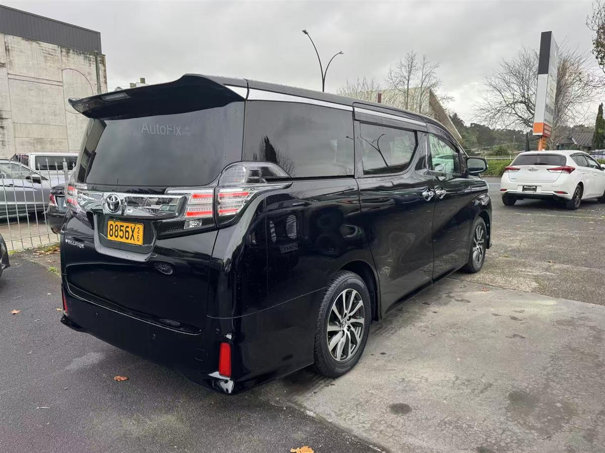 2017 Toyota Vellfire thumbnail