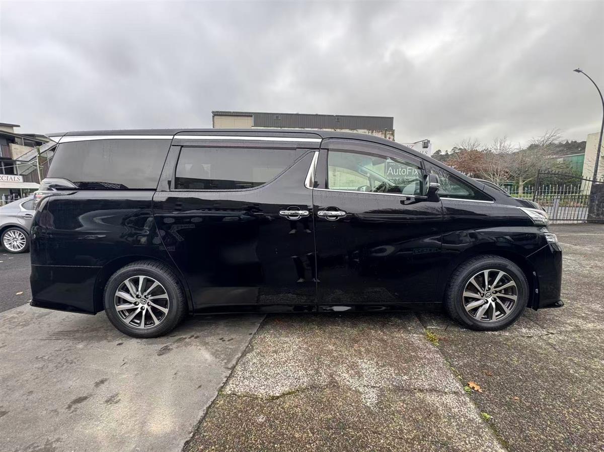2017 Toyota Vellfire thumbnail