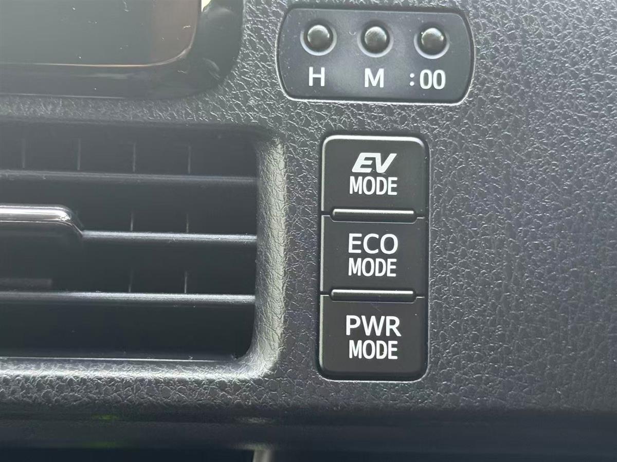 2015 Toyota Esquire thumbnail