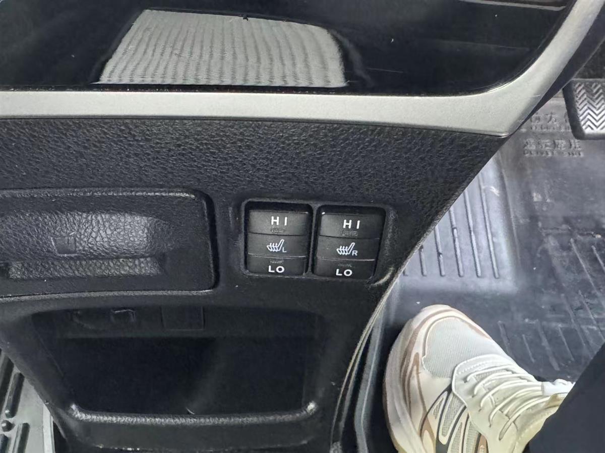 2015 Toyota Esquire thumbnail