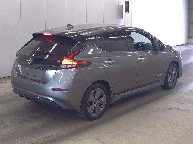 2022 Nissan Leaf thumbnail