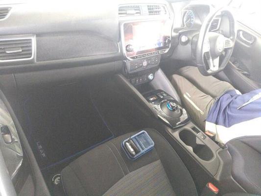 2022 Nissan Leaf thumbnail