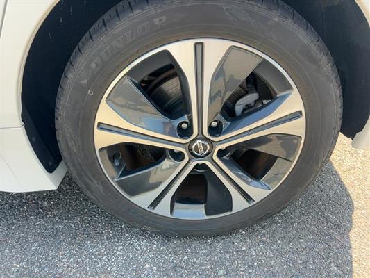 2021 Nissan Leaf thumbnail