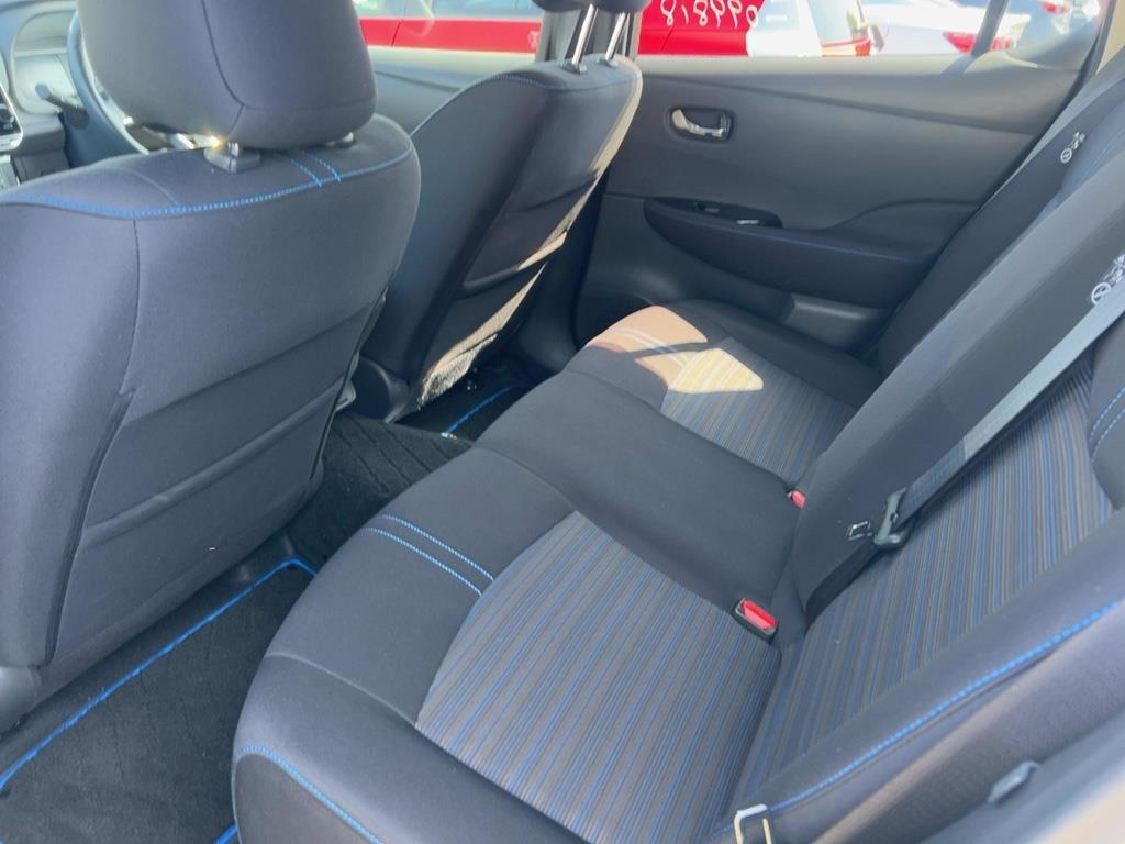 2021 Nissan Leaf thumbnail