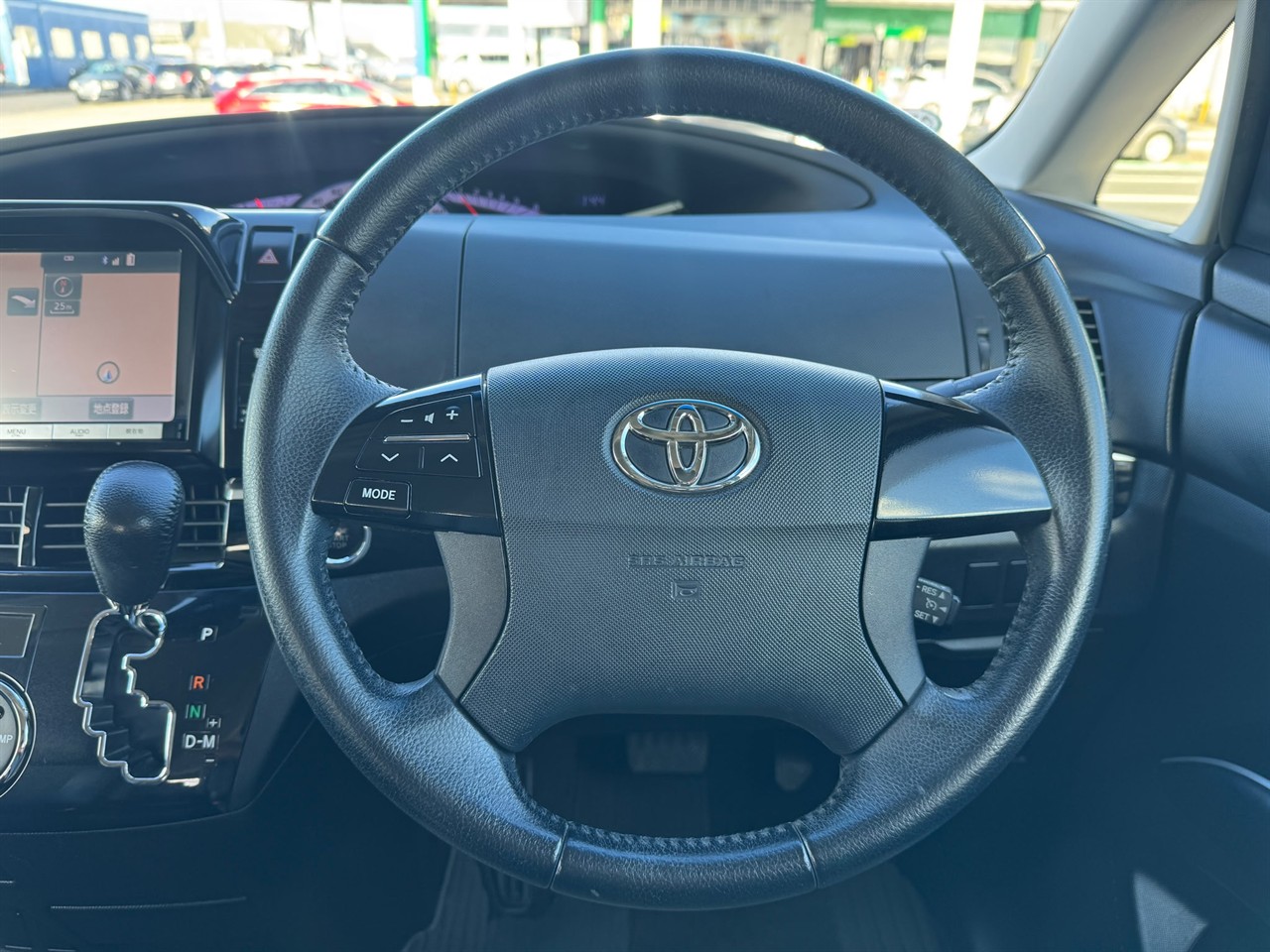 2015 Toyota Estima thumbnail