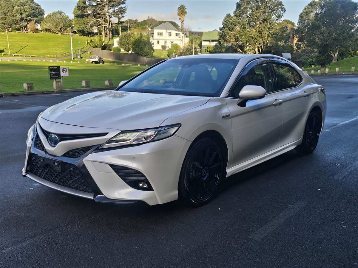 2019 Toyota Camry thumbnail