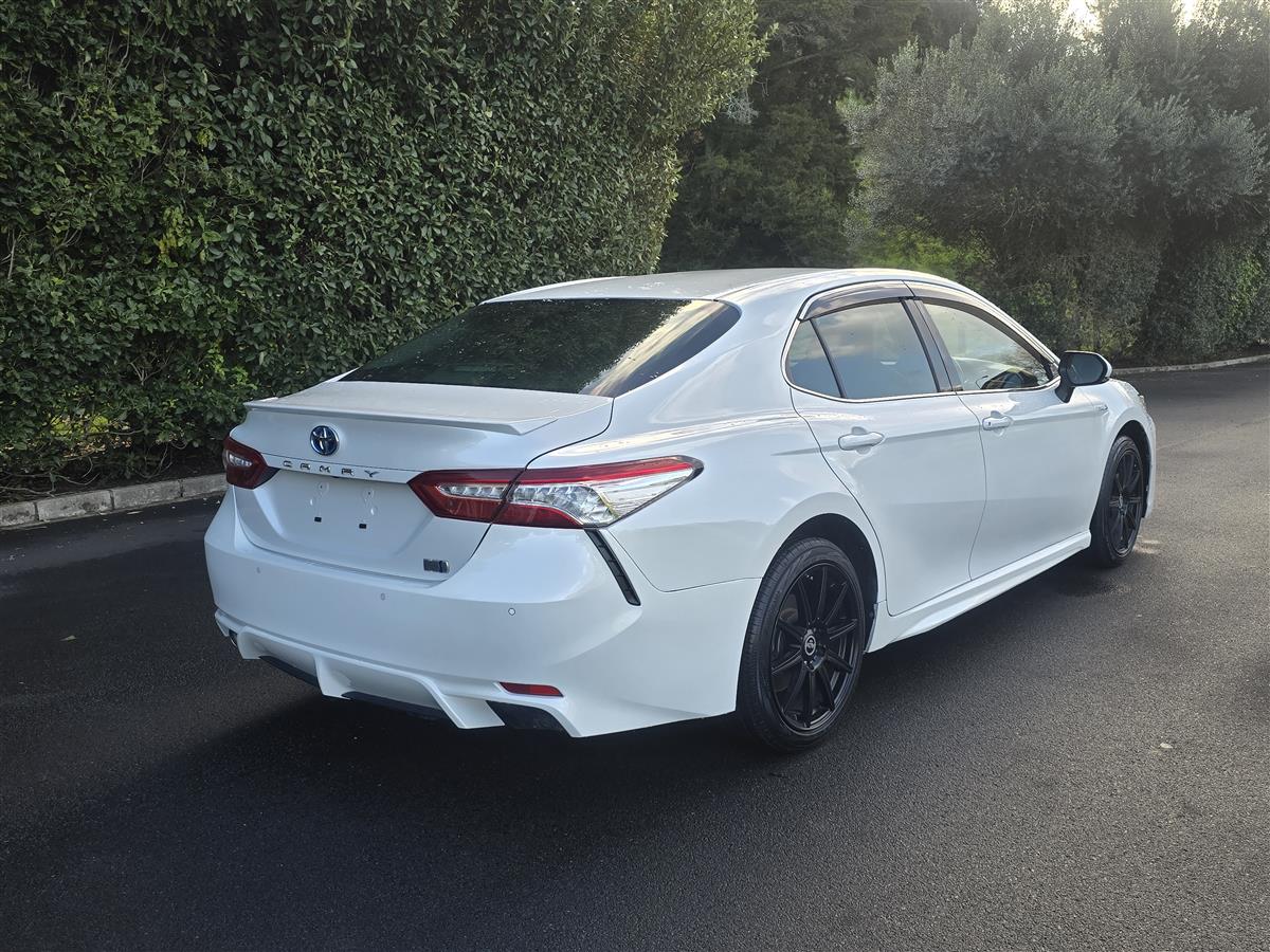 2019 Toyota Camry thumbnail