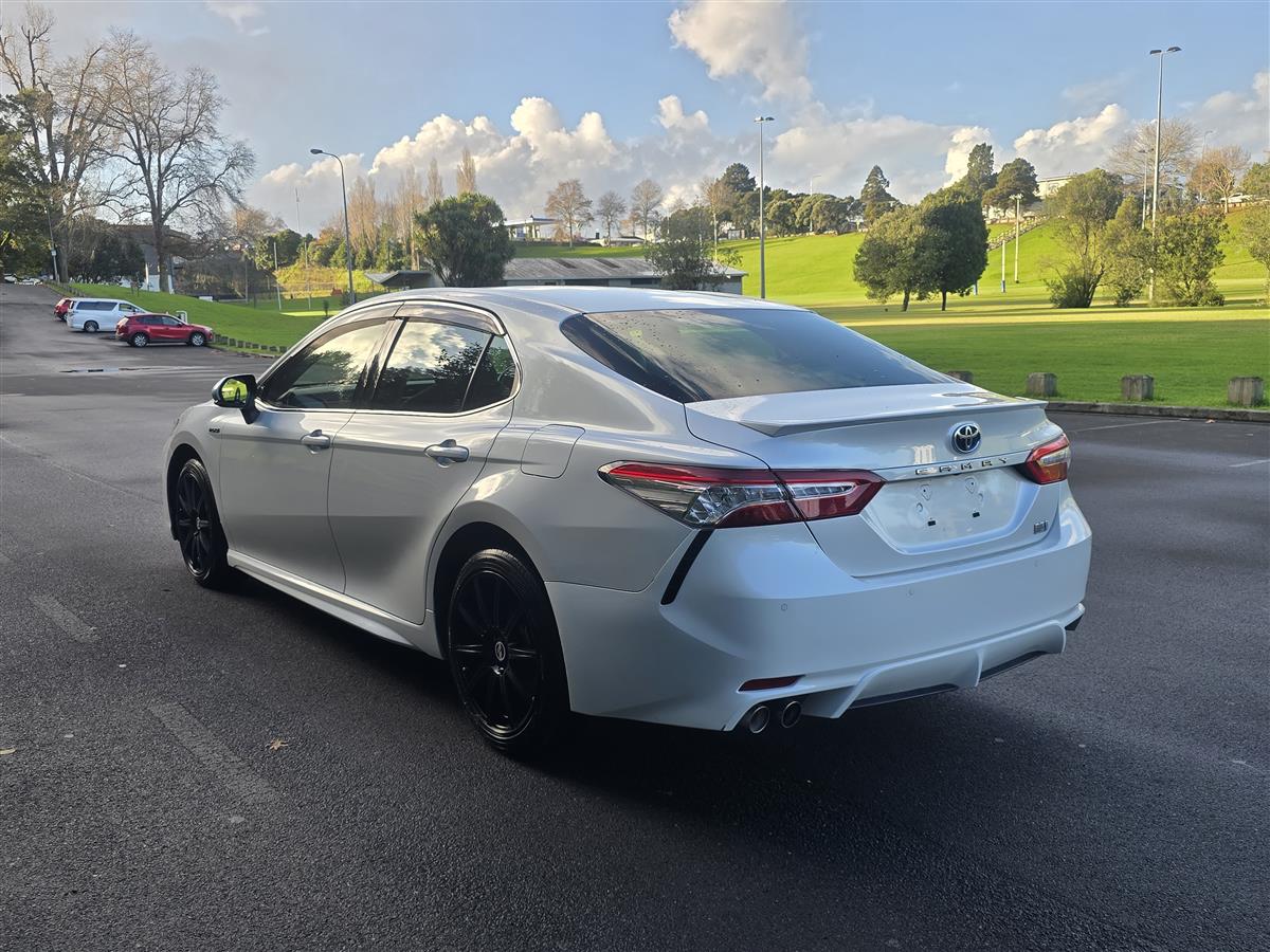 2019 Toyota Camry thumbnail