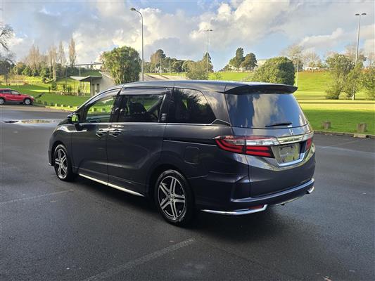 2015 Honda Odyssey thumbnail