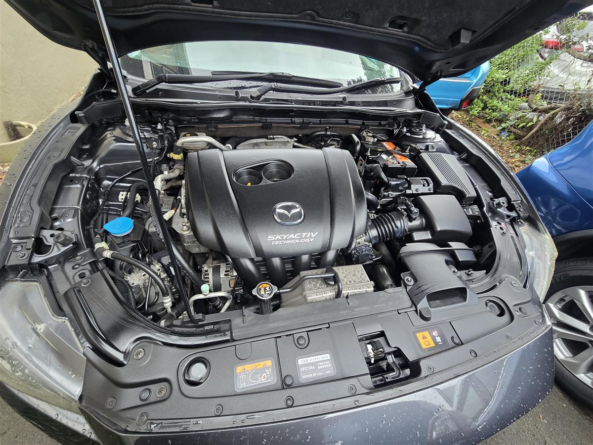 2013 Mazda Atenza thumbnail