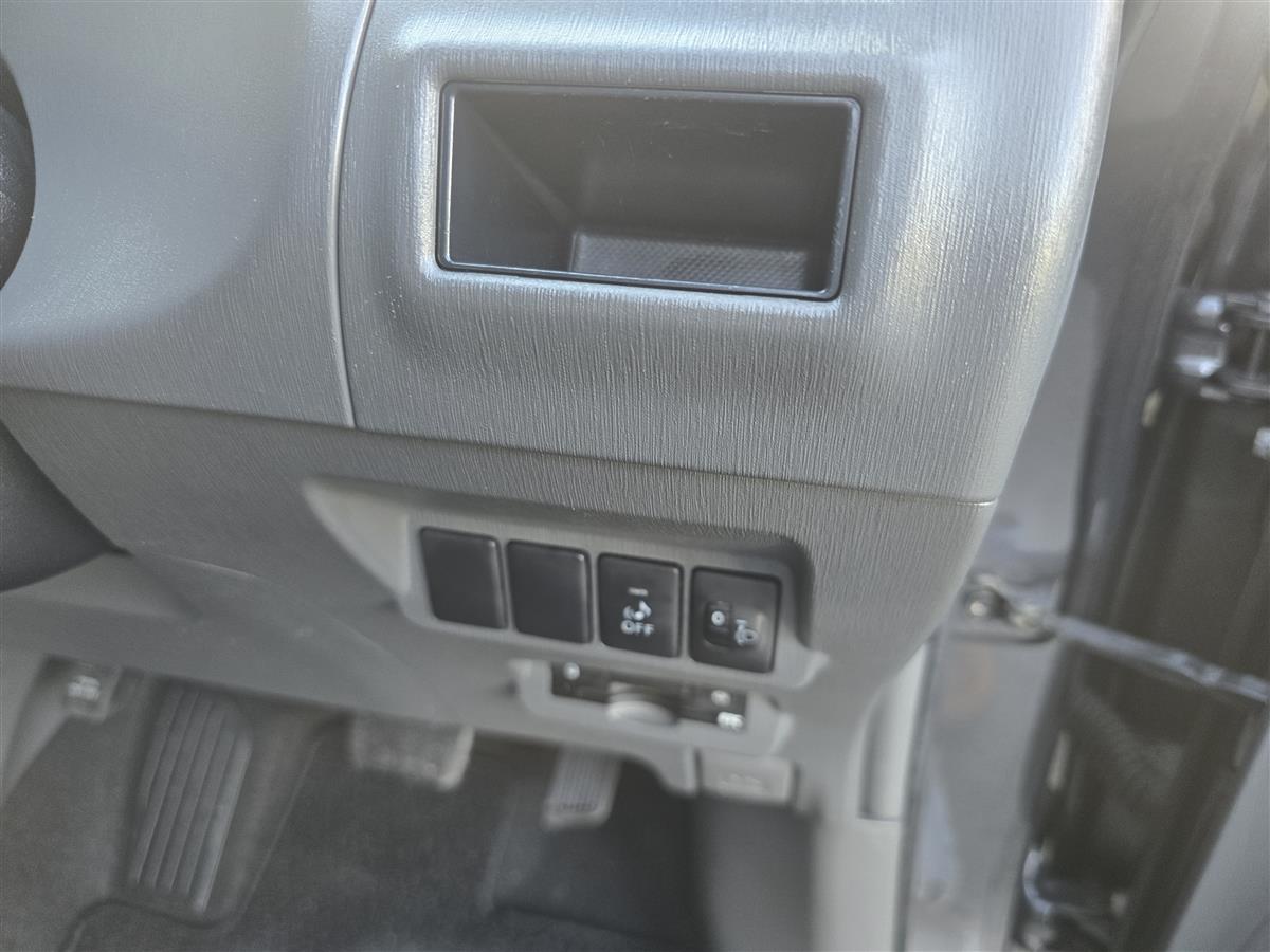 2014 Toyota Prius thumbnail