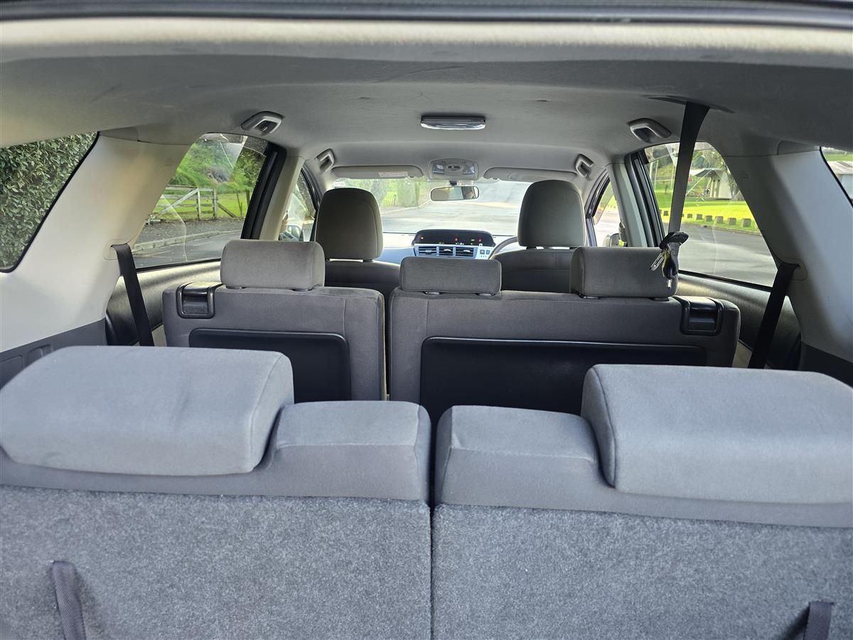 2014 Toyota Prius thumbnail