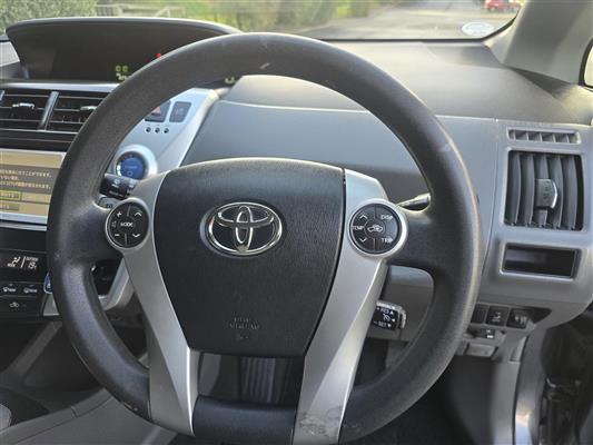 2014 Toyota Prius thumbnail