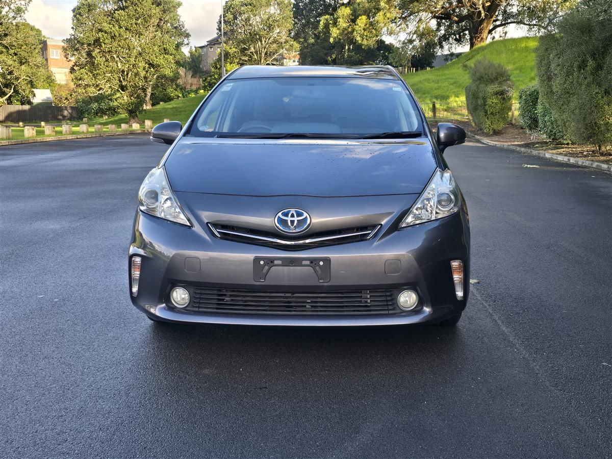 2014 Toyota Prius thumbnail