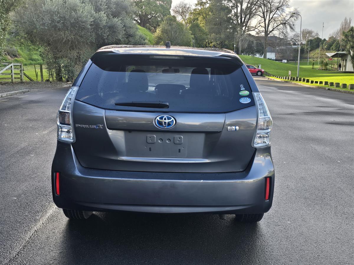 2014 Toyota Prius thumbnail