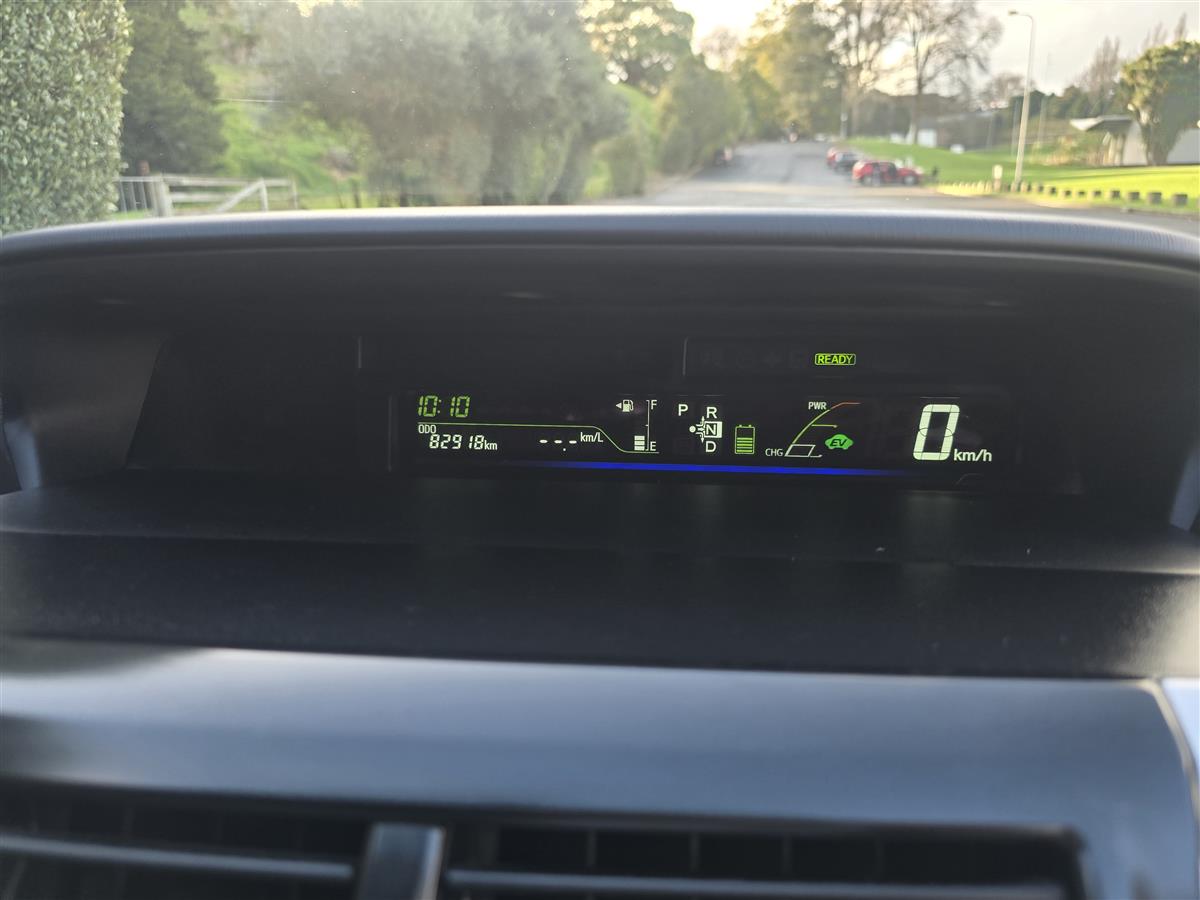 2014 Toyota Prius thumbnail