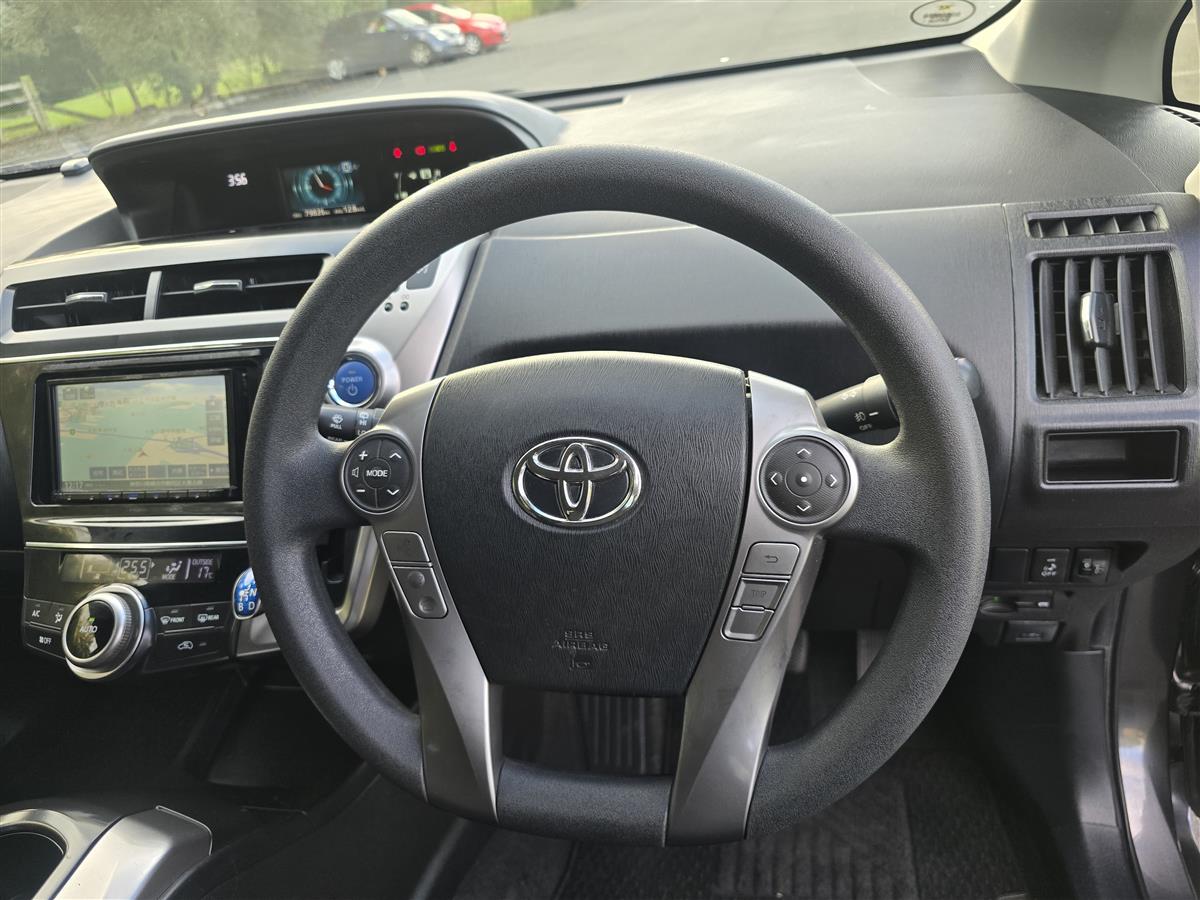 2015 Toyota Prius thumbnail