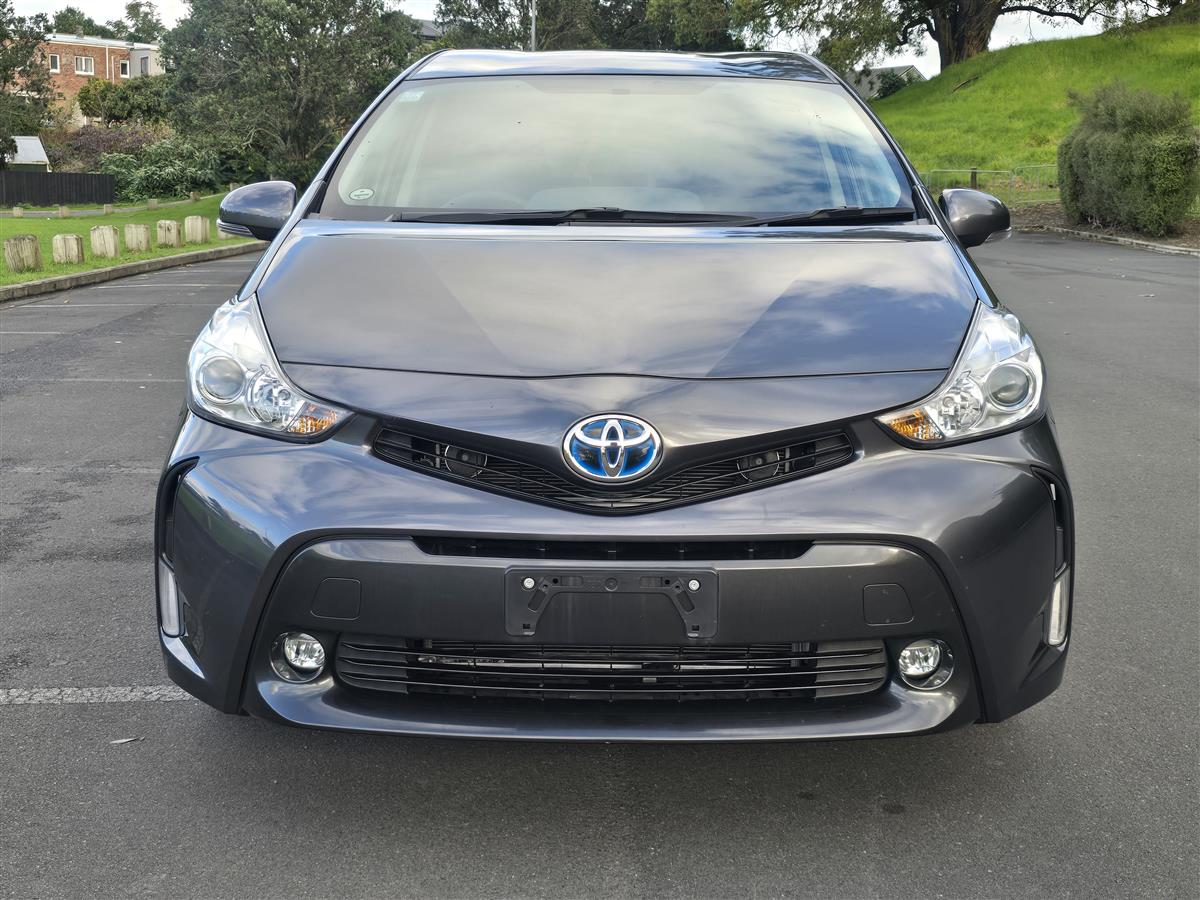 2015 Toyota Prius thumbnail