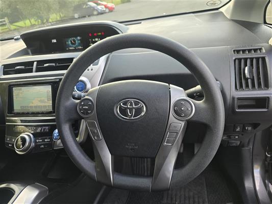 2015 Toyota Prius thumbnail