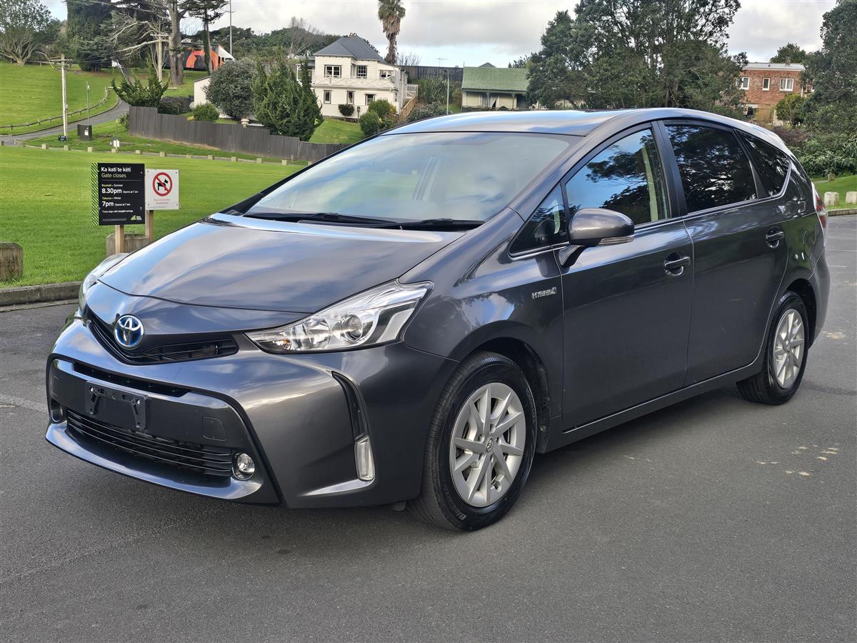 2015 Toyota Prius thumbnail