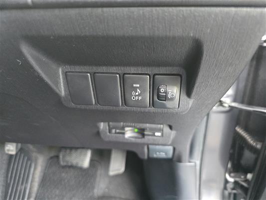 2015 Toyota Prius thumbnail
