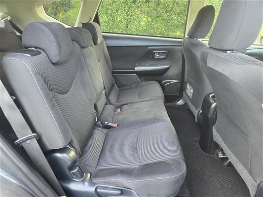 2015 Toyota Prius thumbnail