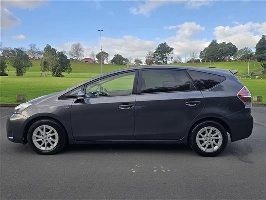 2015 Toyota Prius thumbnail
