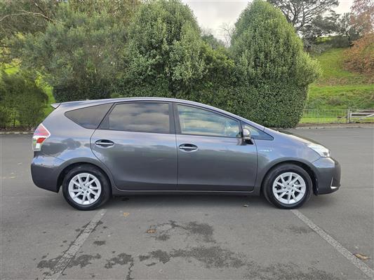 2015 Toyota Prius thumbnail