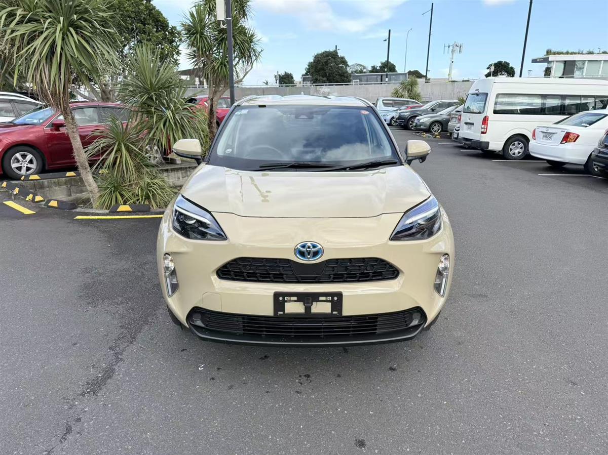 2022 Toyota Yaris thumbnail